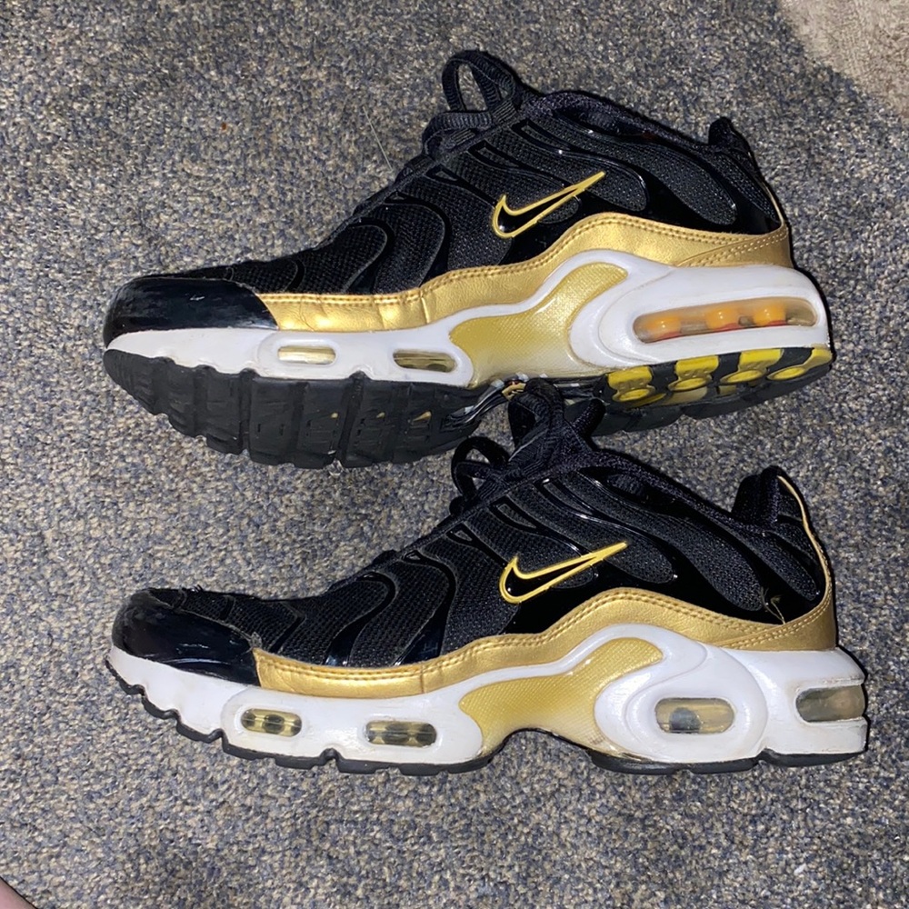 Women’s Nike shoes